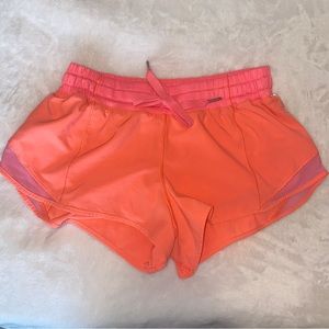 Lululemon 2.5” hotty hot